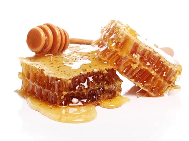 چه عواملی باعث بالا و پایین شدن قیمت عسل طبیعی می شوند؟